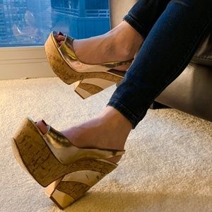 Alice and Olivia Gold Platform Pumps